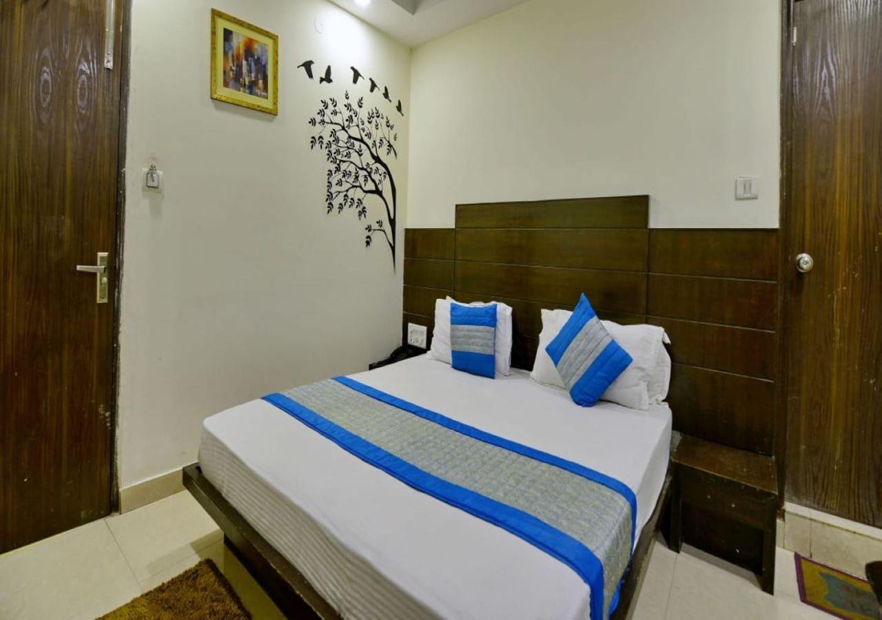 Ap Singh In Near Railway Station Hotel 4*